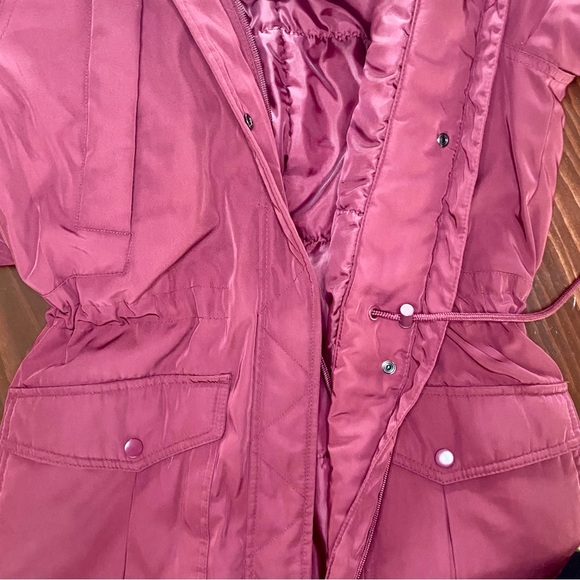 Women’s Hooded Water Resistant Coat Size Small Dark Red Fur Hood Pockets - Picture 11 of 12